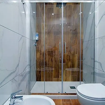 Couette-café Plaza 4*