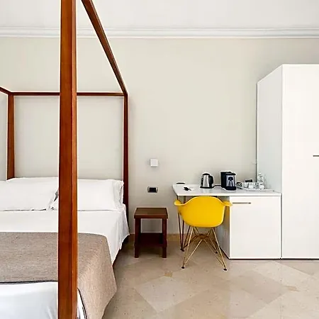 Plaza 4* Pompei