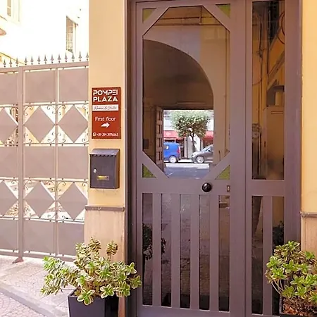 Plaza Pompéi