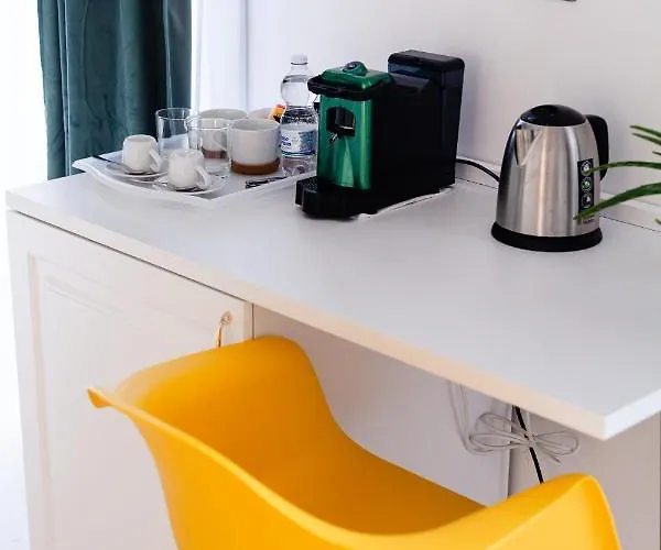 Plaza Bed & Breakfast 4*